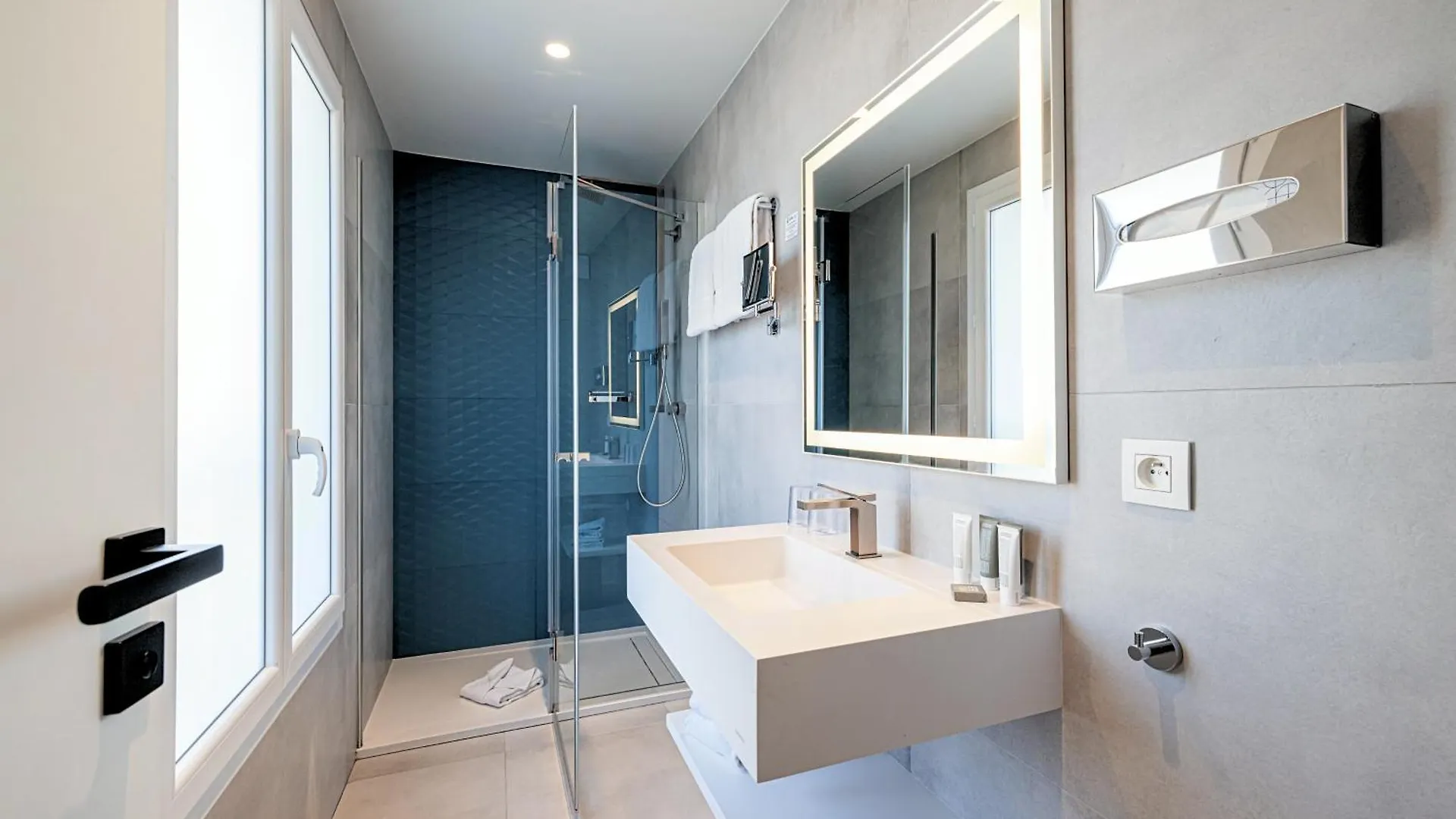Hotel Apollinaire Nizza 4*,  Franciaország