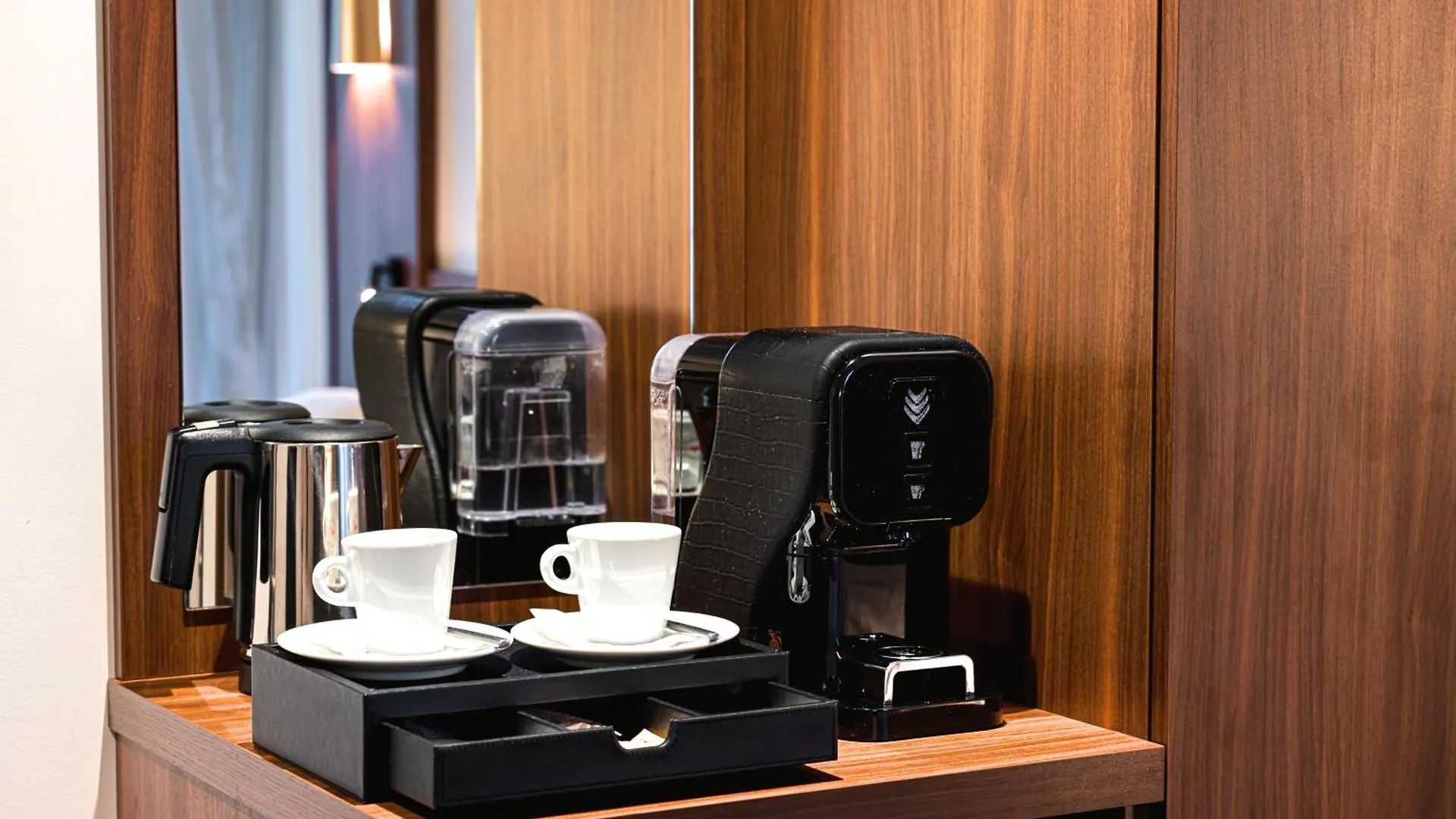 Hotel Apollinaire Nizza 4*,
