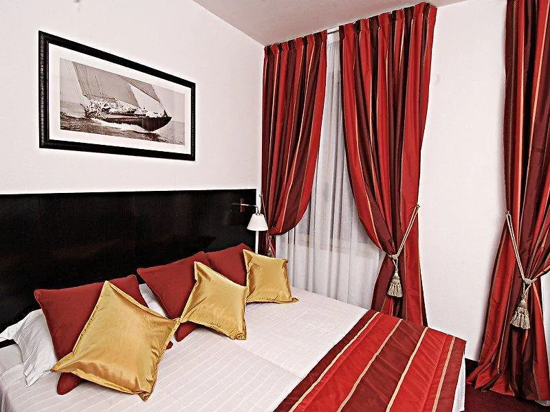 Hotel Apollinaire Nizza